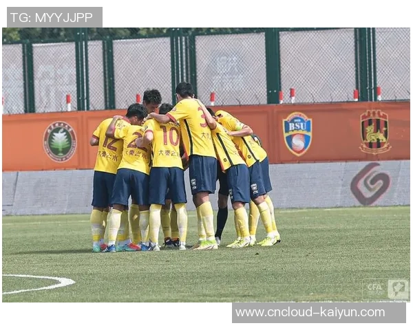 德里迪纳摩迎战普纳城争夺联赛关键三分的激烈对决